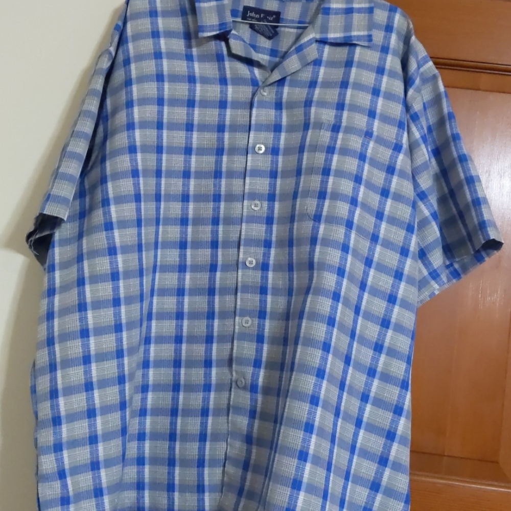 Mens Button down shirt made of polyester.